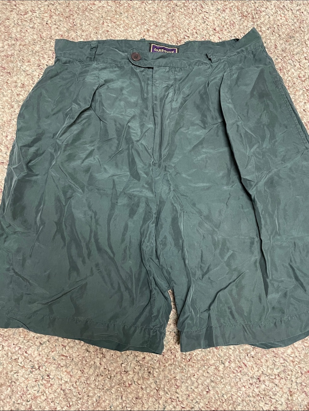 Vintage 90s 100% silk Men's Olive Green Casual pleated waist Shorts